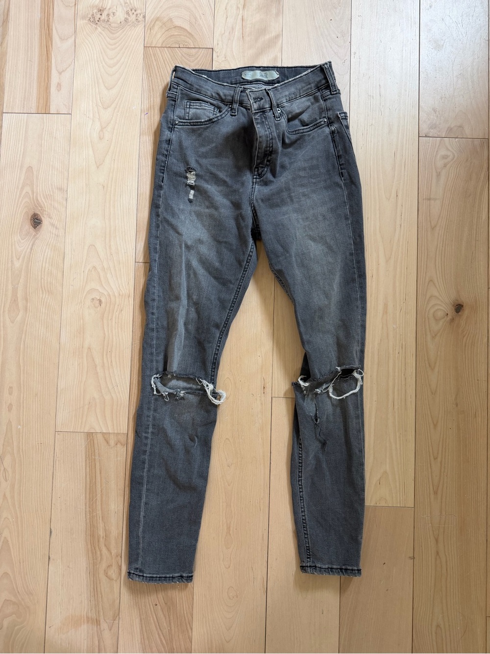 Topshop Distressed Skinny Jeans in Charcoal Gray